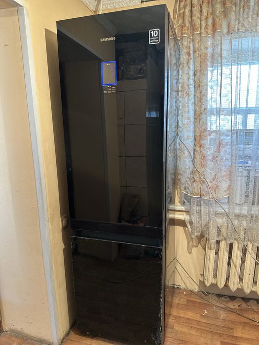 Холодильник Samsung