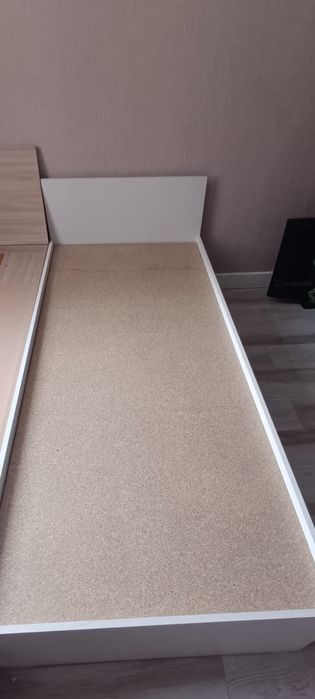 Продам кровать белую