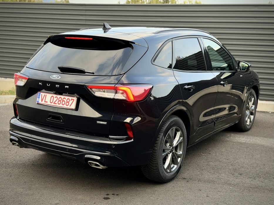 FORD Kuga 2023 — imagine 3