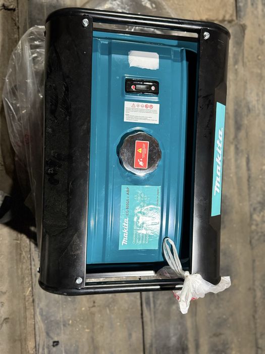 Бензиновый генератор (электрогенератор )