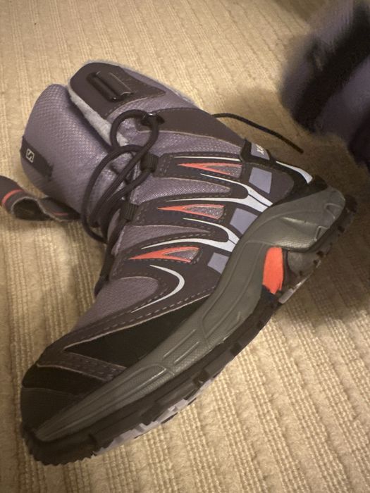 Ghete Geox si Salomon 27