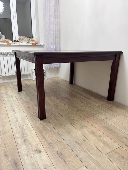 Продам деревянный стол