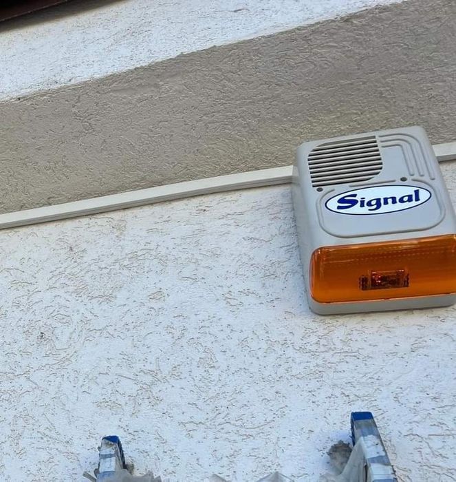 Instalare camere supraveghere   Automatizari porți Alarma oferi