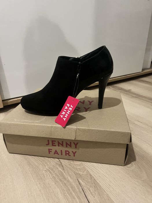 Дамски обувки с ток