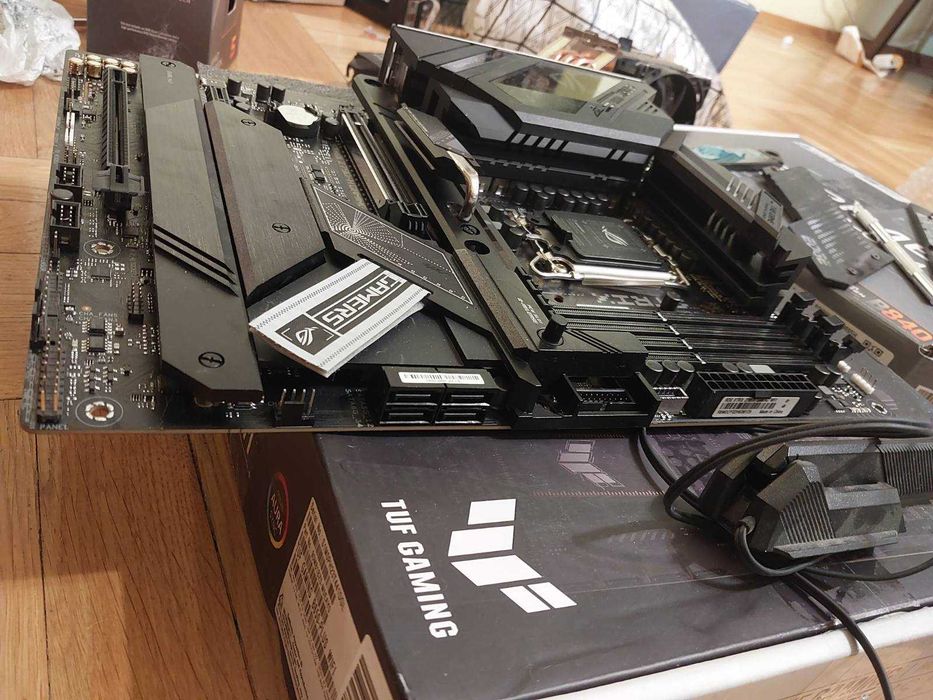 Asus Rog Strix Z790-H Gaming Wi-Fi DDR5