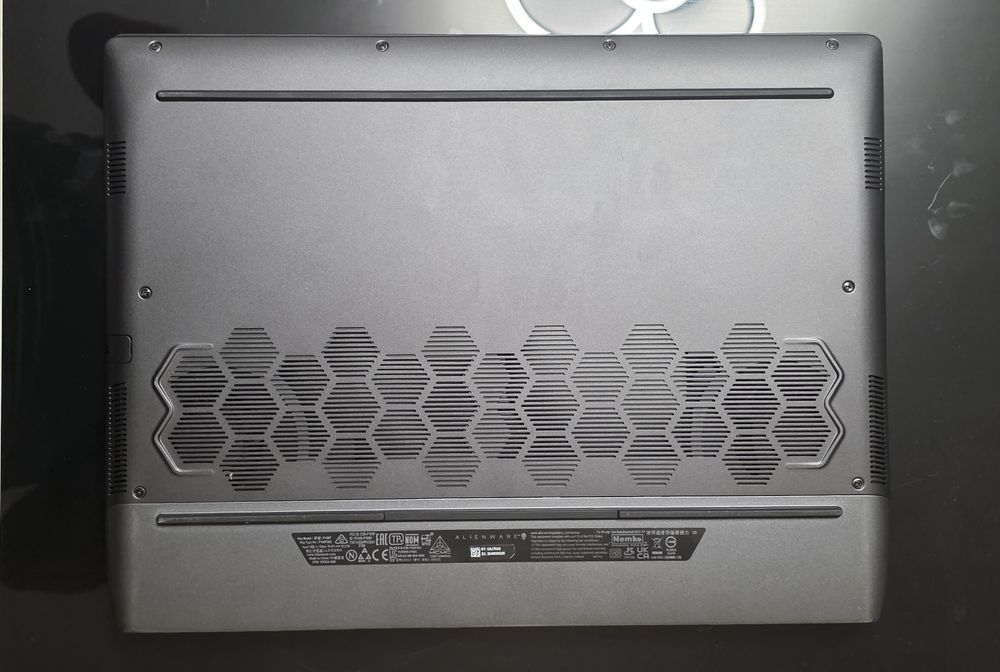 Alienware R5 Gaming Laptop