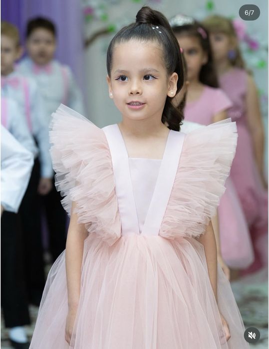 Продам платье для девочки  на выпускной/торжество