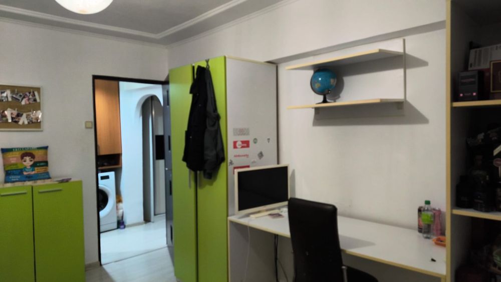Vând apartament cu două dormitoare decomandate
