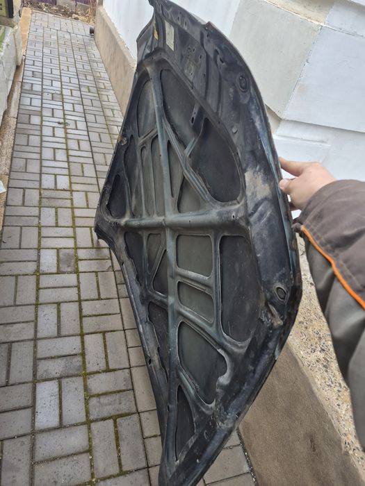 Продам капот toyota windom 10