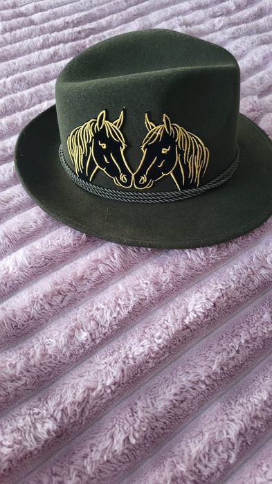 Vând palarie noua adusa din Germania  marime universala