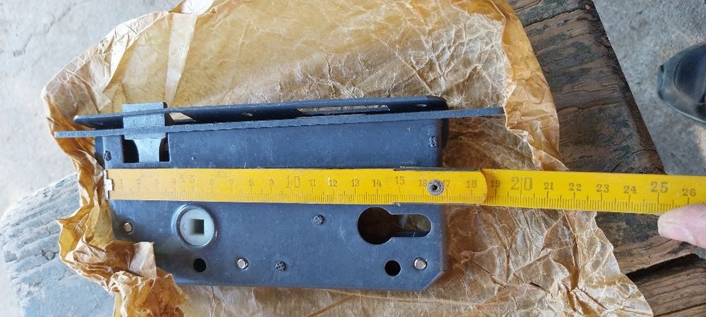 Брави и шилдове. Нови. 6 броя.