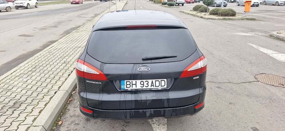Ford Mondeo,an 2007,2 litri diesel,dublu climatronic,încalzire scaune,