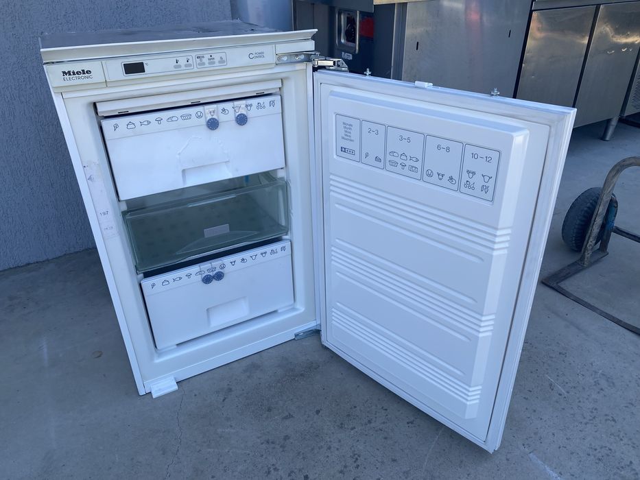 Малък  фризер за вграждане Миеле