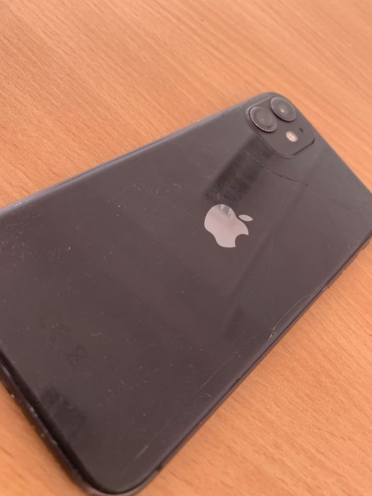 iPhone 11 128GB 90% baterie
