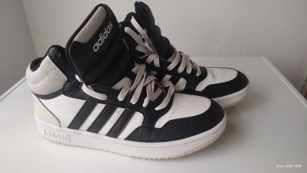 Adididas / made in Vietnam mărime 40