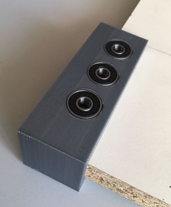 Sablon mobila plastic dur gri forma U ericsoane gauri 4/7mm v.2