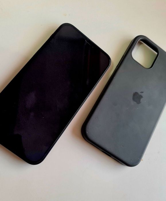 Айфон 12 сатылады