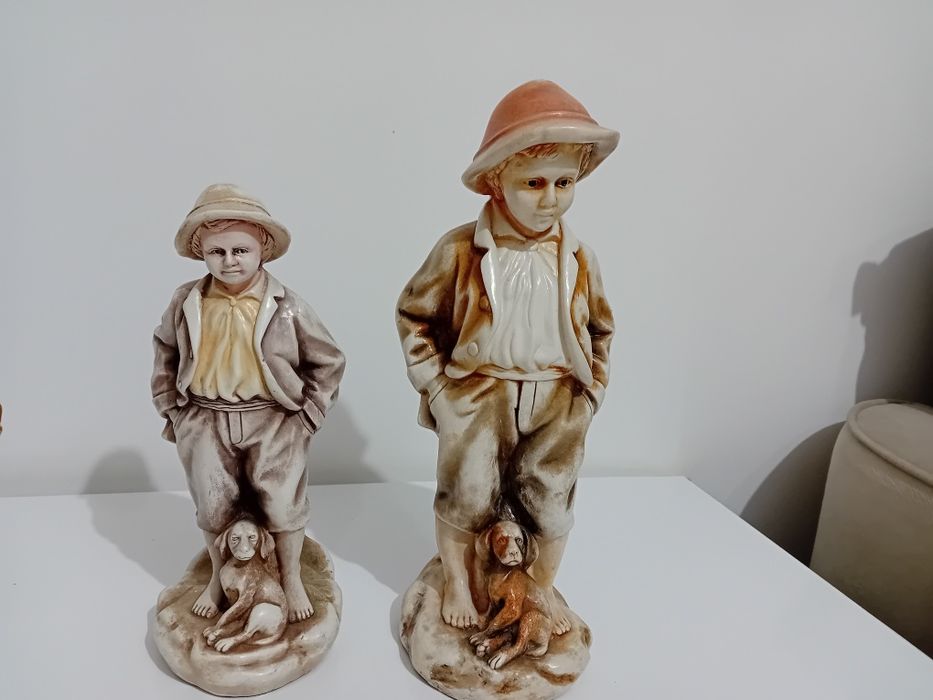 Vand bibelouri din porțelan pret 60 lei amandoua