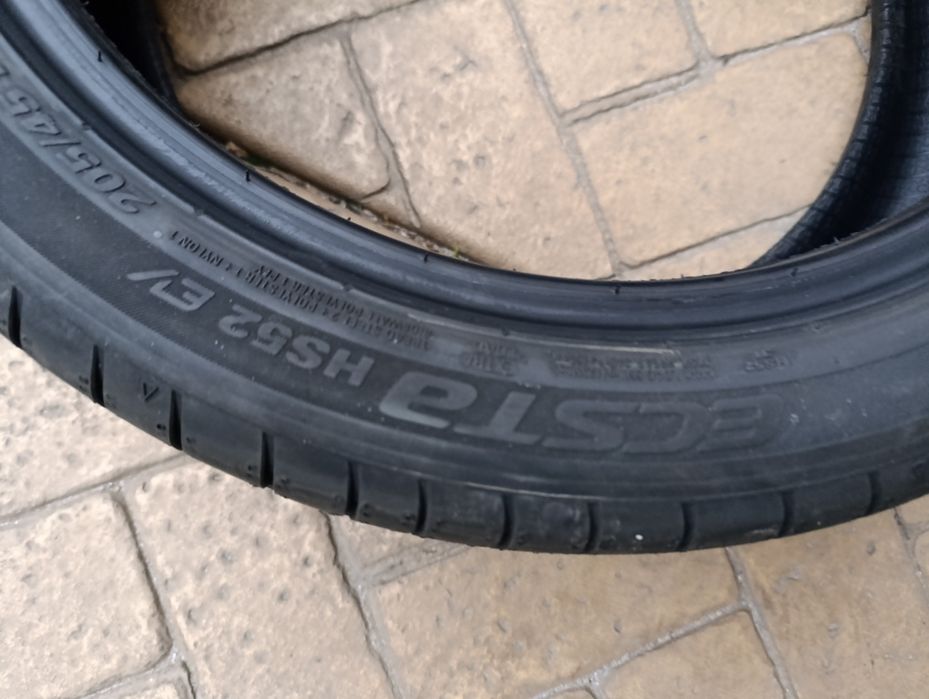 Нови летни гуми Kumho 205/45/17 HS 52 EV, DOT 3725