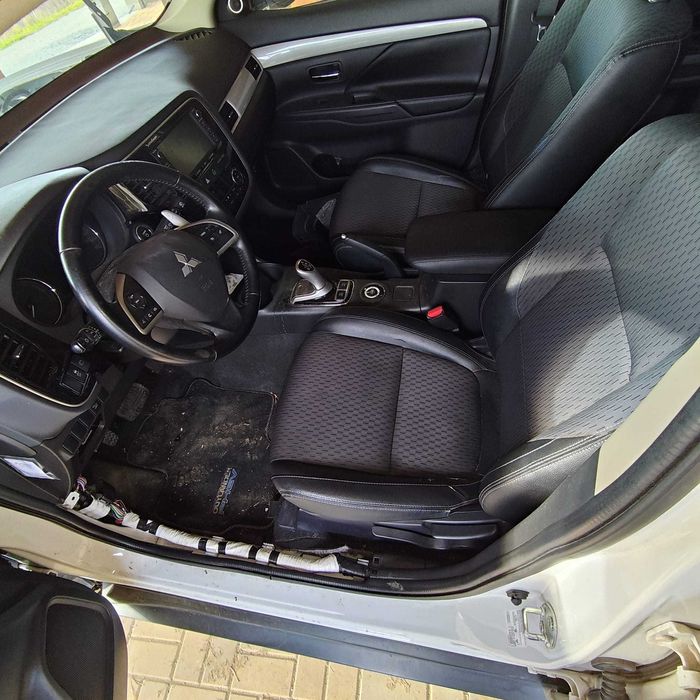 Dezmembrez MITSUBISHI OUTLANDER PHEV 2015 -  sau asa cum este