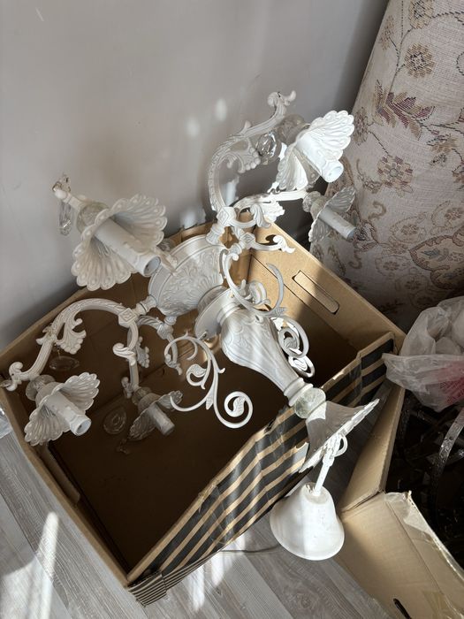 Продам люстру красивую