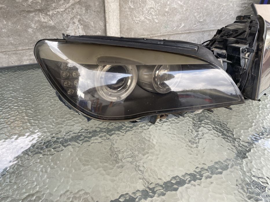 Far  St/Dr Dynamic xenon BMW seria 7 F01 F02  Pret 2500 lei bucata