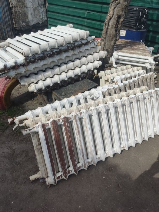 Продам чугунные батареи есть 5 котлов