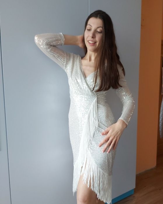 Дамска рокля с пайети и ресни