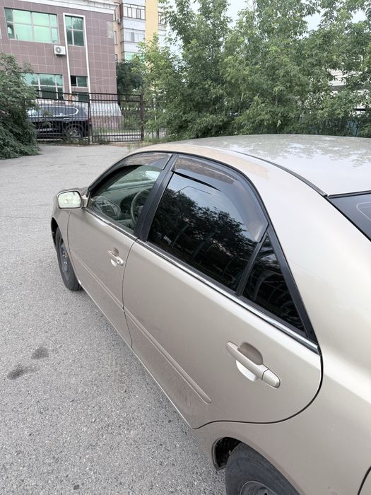 Toyota Camry LE 30