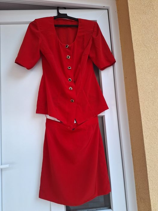 Rochii și costume