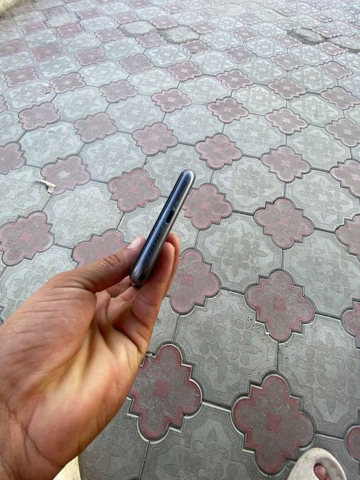 Sotiladi Iphone 11
