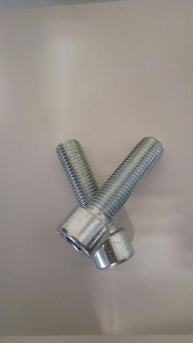 Болт 16х60 с вътрешен шестограм