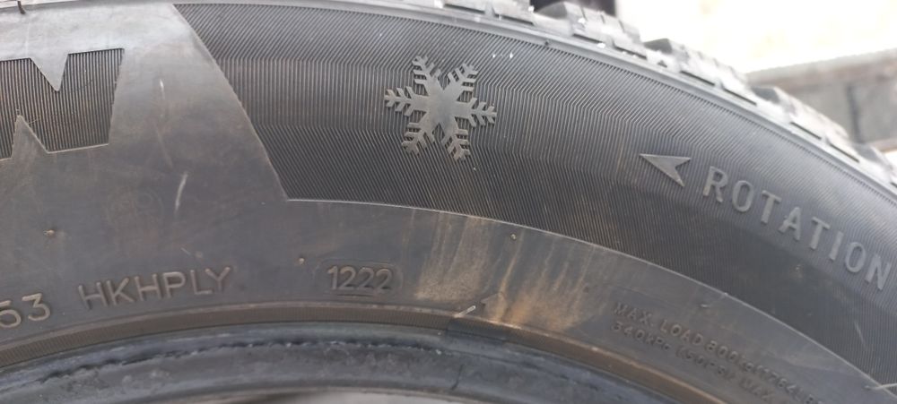 Продам зимние шины SAILUN