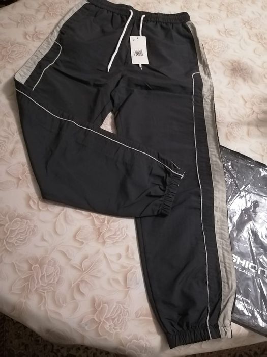 Спортивные брюки
