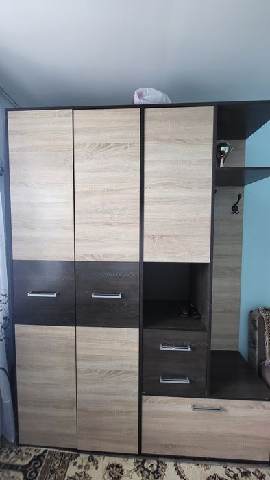 Прихожая шкаф, состояние нормальное