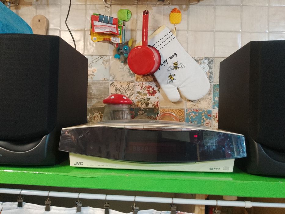 Sistem audio JVC .