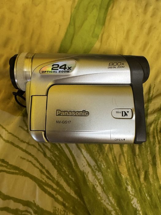 cameră video Panasonic model NV-GS17 Made in Japan