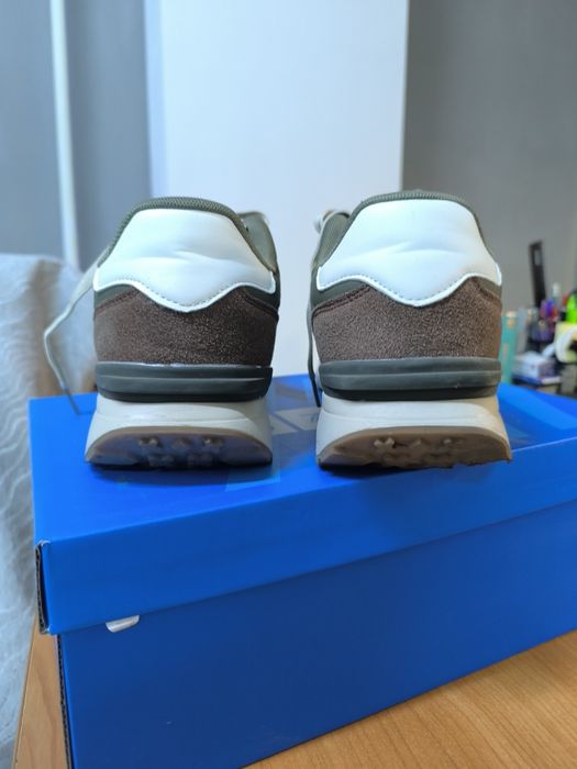 Продам кроссовки adidas