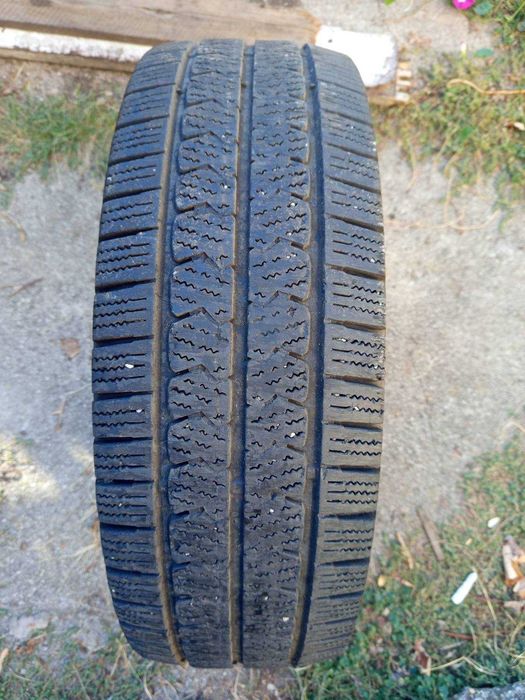 Гуми за бус 225 / 75 R16C