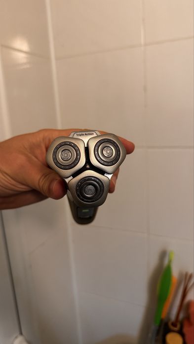 Самобръсначка Philips i9000 Prestige Ultra