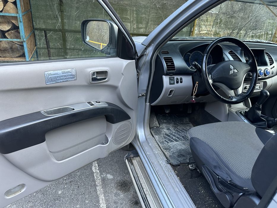 Mitsubishi L 200  autoutilitara N1G din 2007 de vanzare