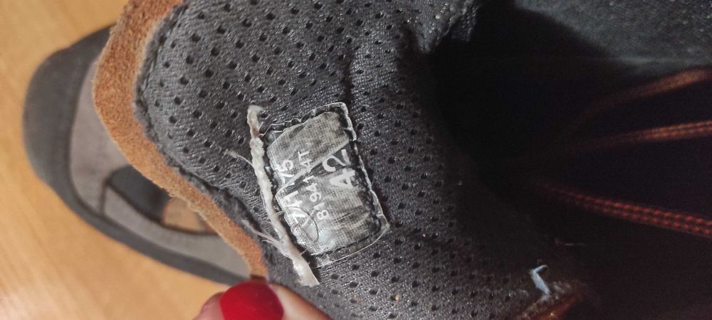 Vând ghete iarna băieți mărime 40