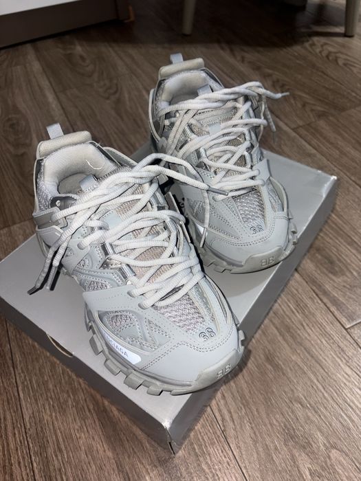 balenciaga track