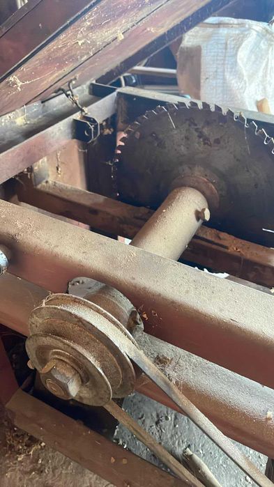 Vand circular cu masa din fier cu motor trifazic