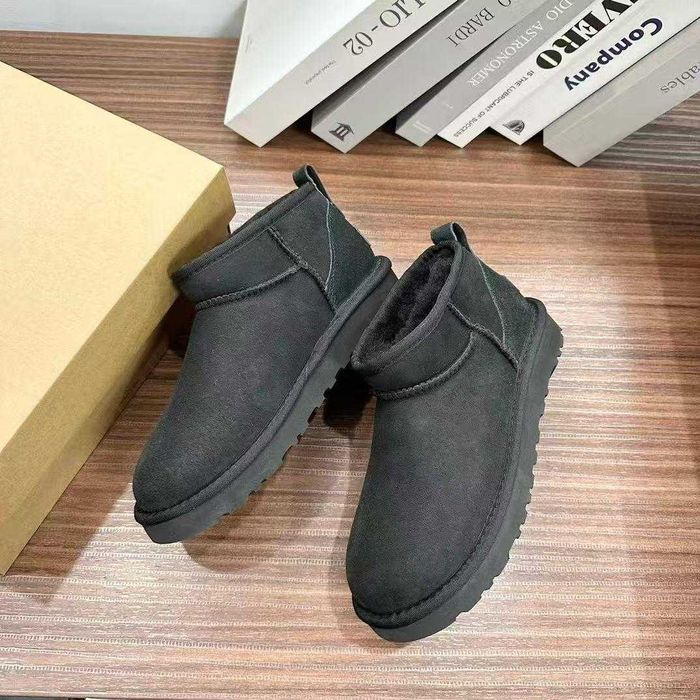 Cizme/ Ghete UGG ultramini / colecția 2025