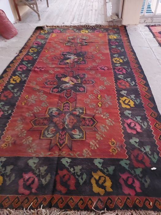 2 тақыр кілем, б/у. 15 000 тг.