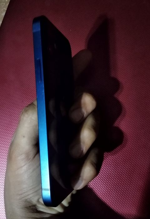 Iphone 12 oʻzi 64 gb zor narxda