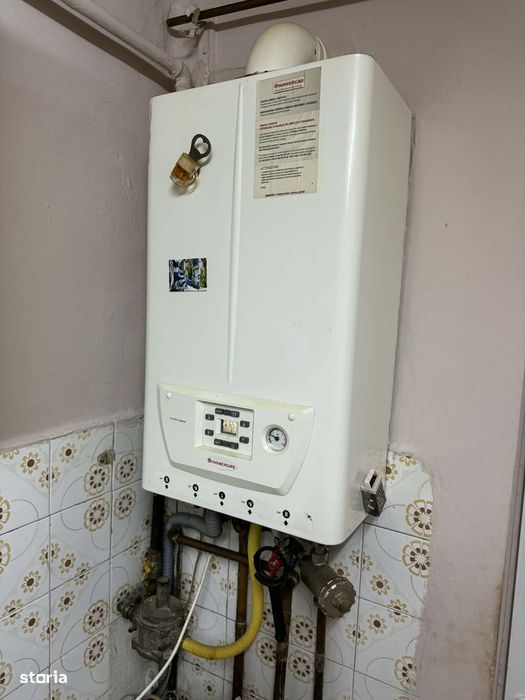 Apartament 2 camere , balcon , Cart. Micro 16