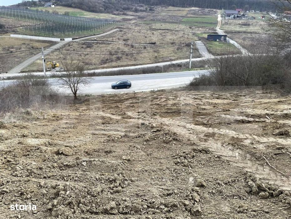 Teren intravilan 1.525 mp – Valea Jelnei, aproape de Bistrita, negoc
