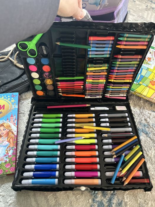 Книги для девочек, рюкзак , картинки, сумочки, разукрашки